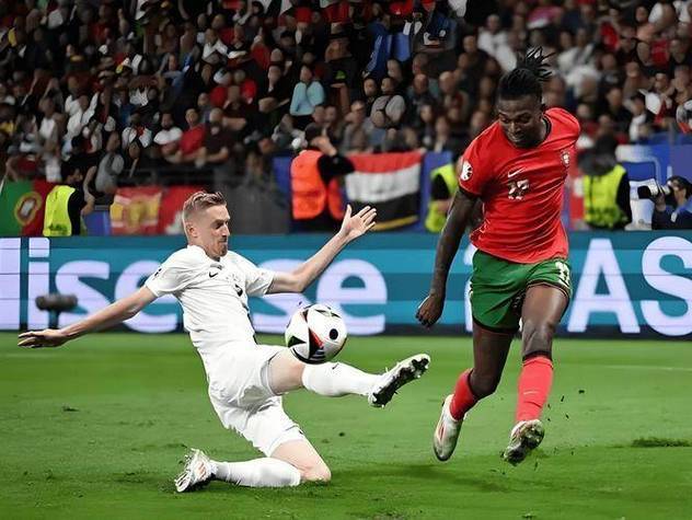 包含今夜温网焦点战!圣安东尼奥马刺迎战马德里竞技,爆冷或上演的词条 包含今夜温网焦点战!圣安东尼奥马刺迎战马德里竞技,爆冷或上演的词条