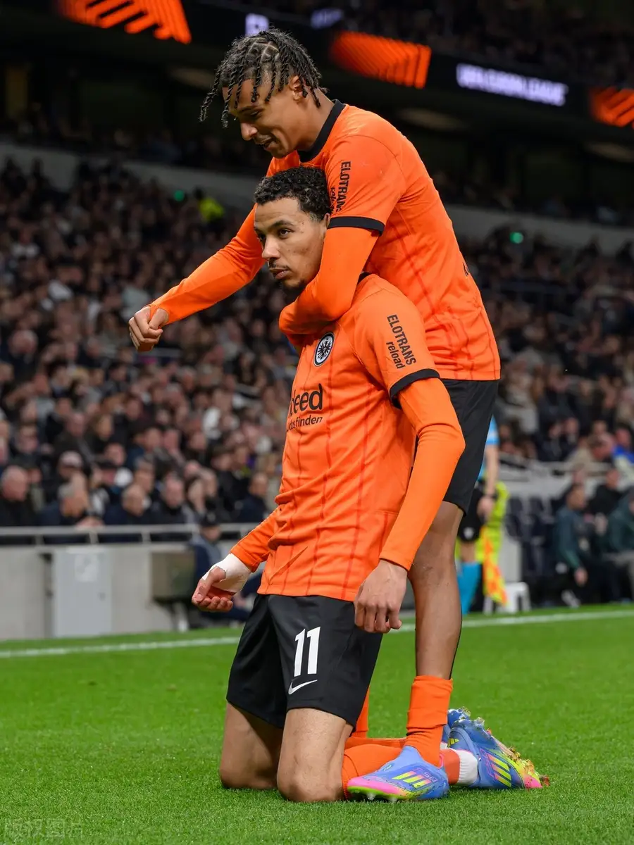 欧联杯半决赛对决在即！丹佛掘金演练定位球，莱比锡密集防守应对的简单介绍