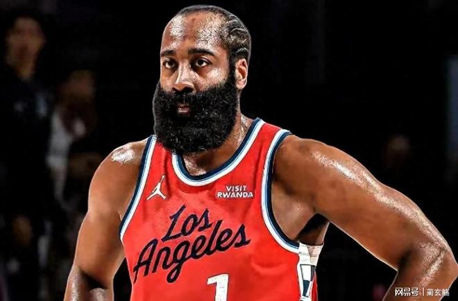 总决赛战况：利雅得新月防线稳固，国际米兰进攻受阻，哈登成最佳的简单介绍